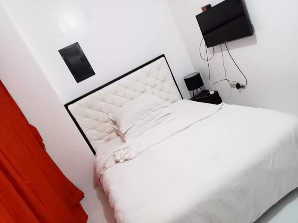 N&J Lopez Lodging House Pasay Exterior photo