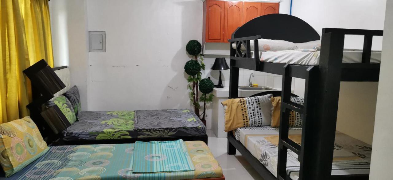 N&J Lopez Lodging House Pasay Exterior photo